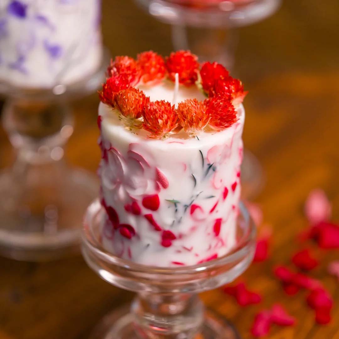 Red and White Petal Dried Flower Scented Candle Handmade Soy Wax Candle
