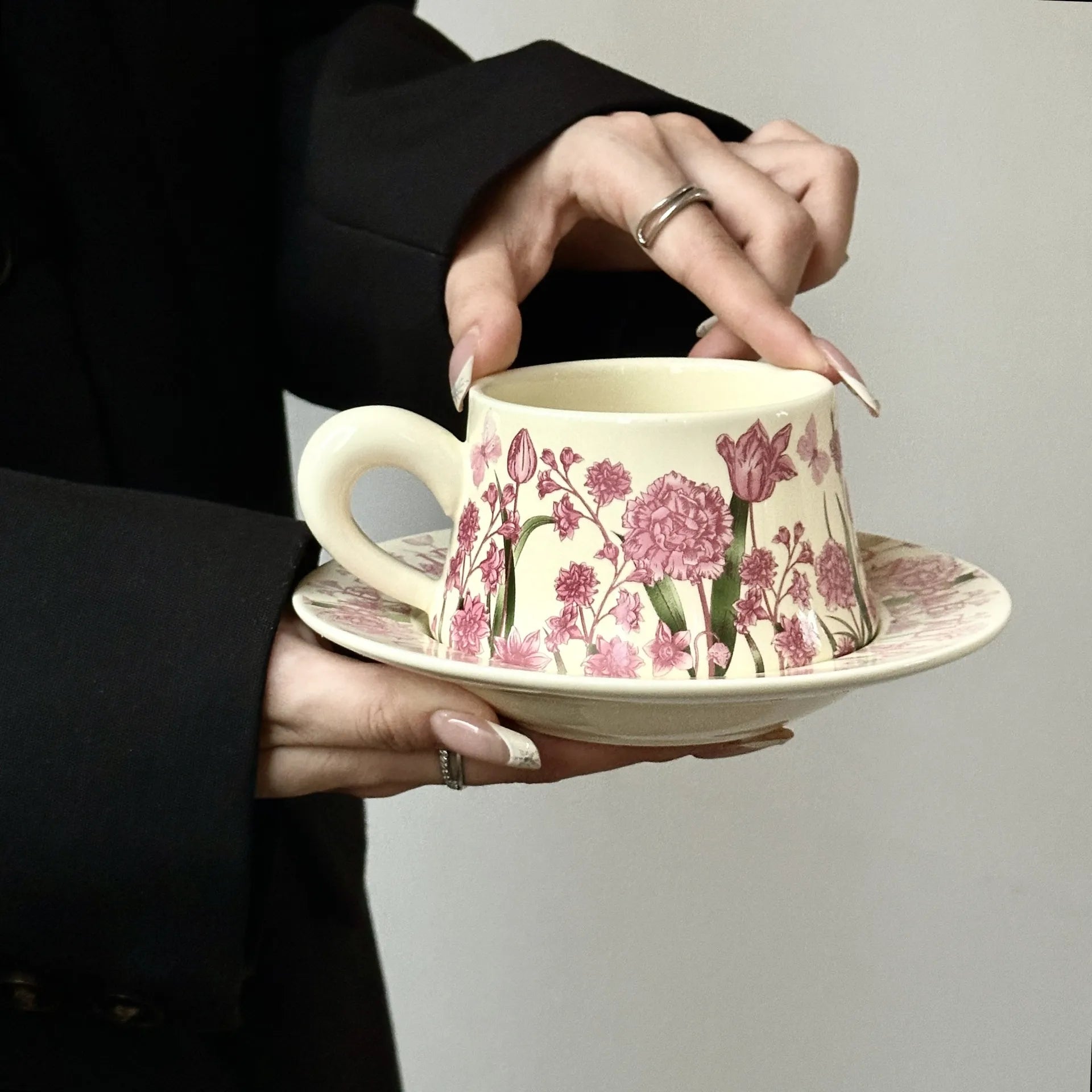 Hand-Painted Pink Peony Oil Painting Ceramic Coffee Cup and Saucer Set Vintage Classic Mug Tea Cup for Elegant Tableware
