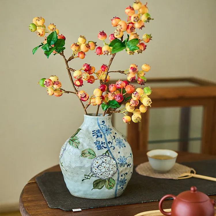 Hand-Painted Hydrangea Blue and White Porcelain Vase Retro Chinese Ceramic Flower Vase