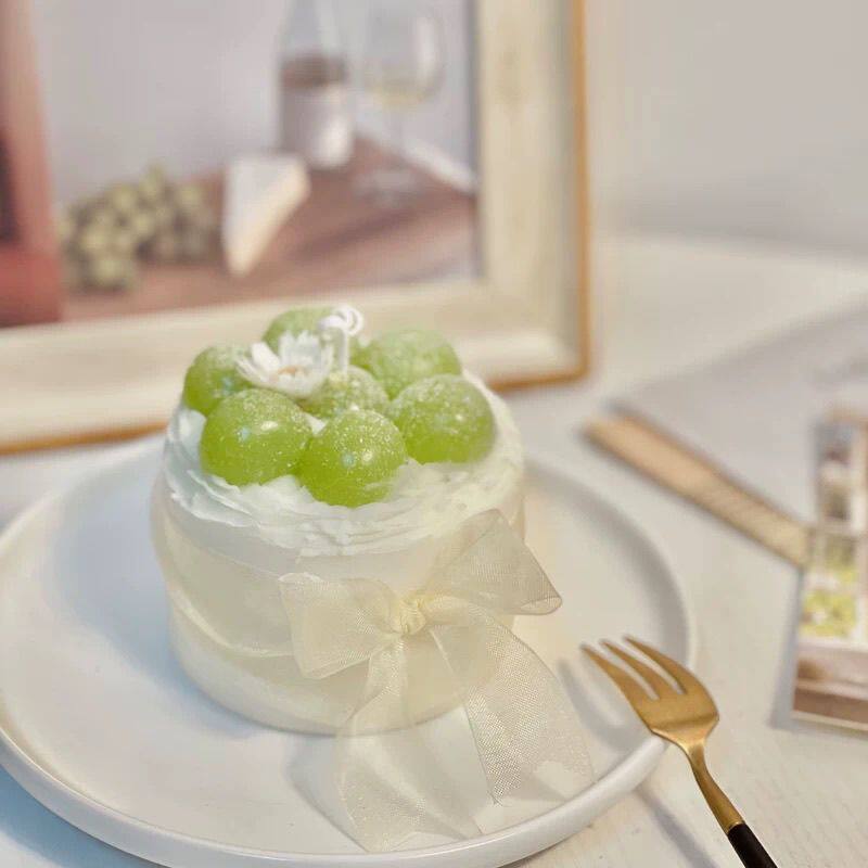 Realistic Green Grape Cream Cake Scented Candle Lifelike Pastry Design Aromatherapy Candle Sweet Decor Gift