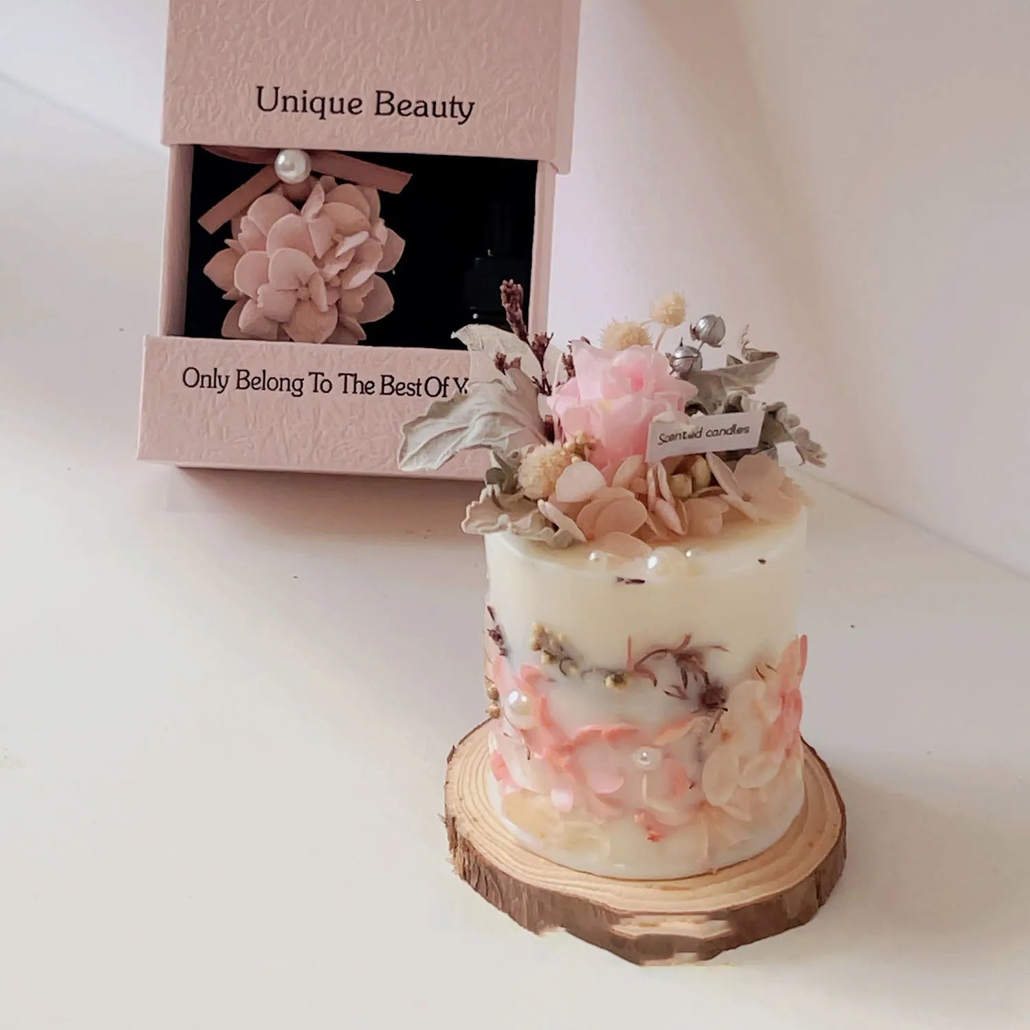 Handmade Preserved Flower Scented Soy Wax Candle with Dried Flowers & Relief Design, Unique Birthday Gift