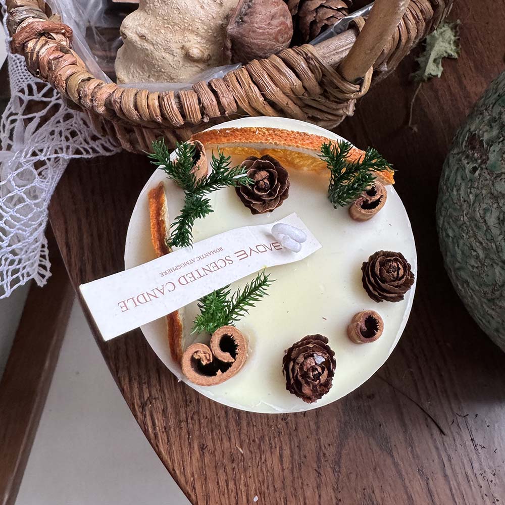 Amber Oud Scented Soy Wax Candle with Dried Flowers Handmade Home Decor Candle