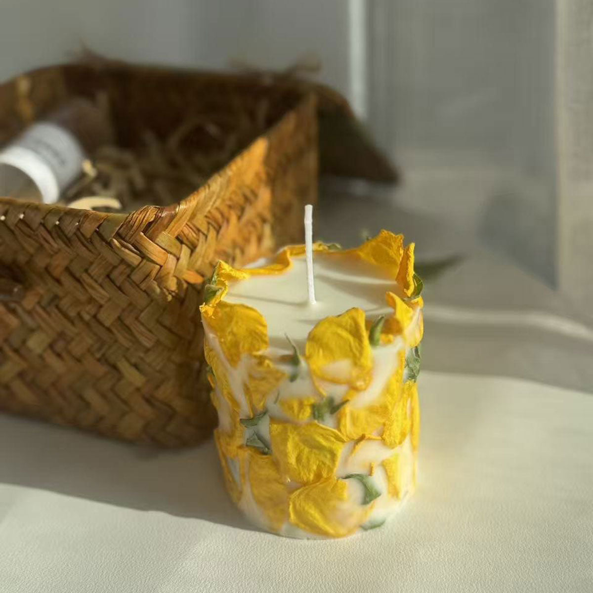 Freud Yellow Rose Scented Candle Pressed Flower Soy Wax Candle Wedding Birthday Gift