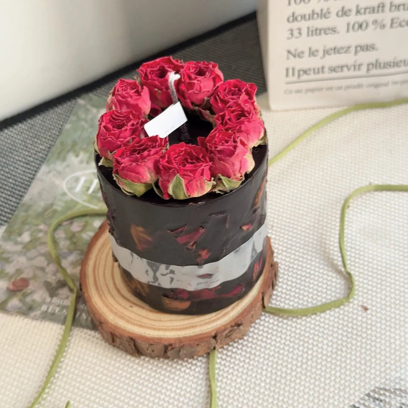 Black Gothic Rose Scented Candle Gift Set Soy Wax Candle with Real Rose Petals