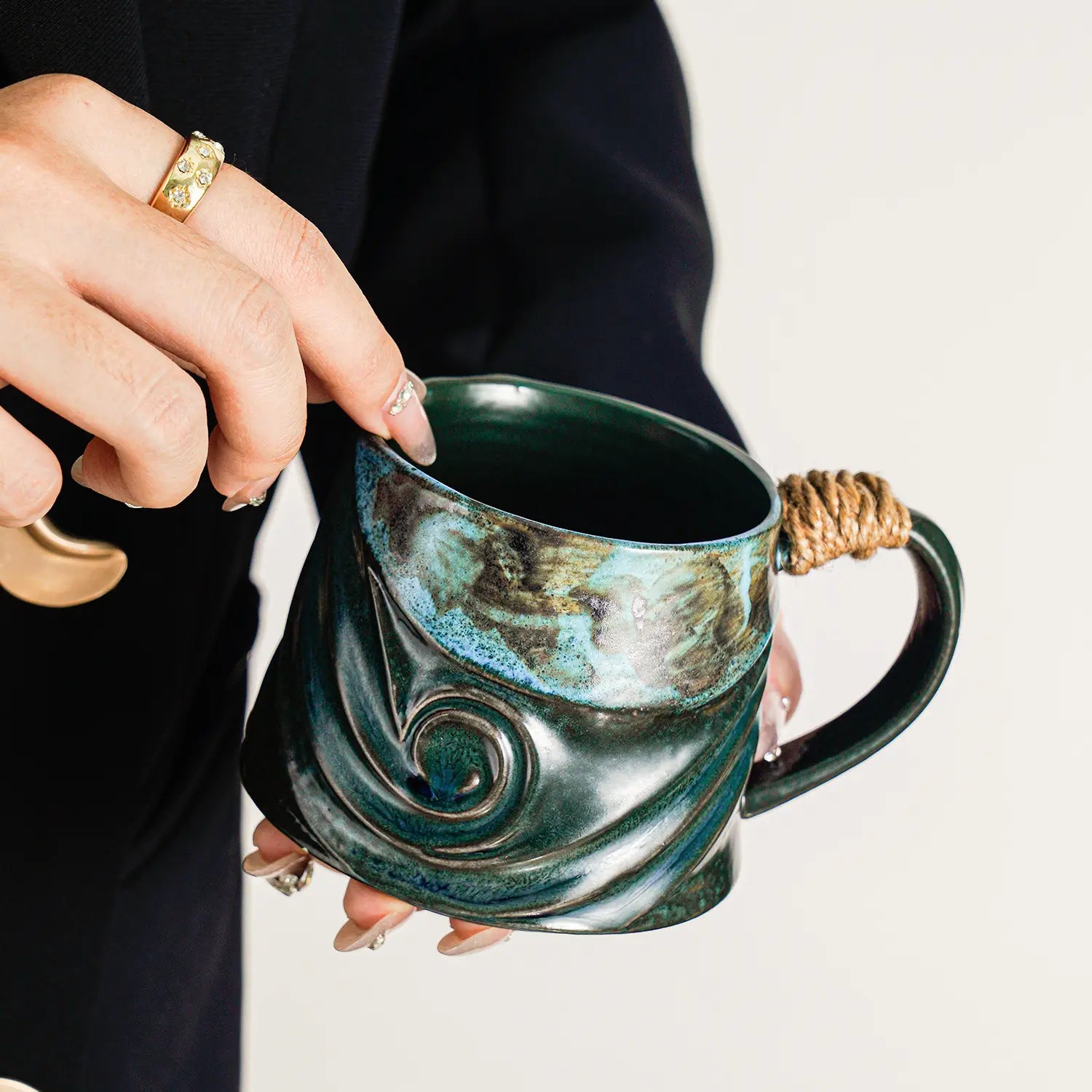 Vintage Crackled Glaze Ceramic Mug with Unique Shape Luxury Ceramic Cup Drinkware
